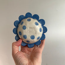 Load image into Gallery viewer, Flower Trinket Dish - Blue w/lashes