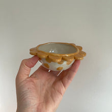Load image into Gallery viewer, Flower Trinket Dish - Egg Yellow w/lashes