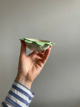 Load image into Gallery viewer, Flower Trinket Dish - Green
