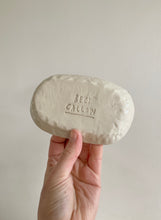 Load image into Gallery viewer, Pink dots soap dish