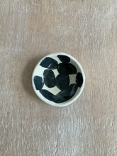 Load image into Gallery viewer, Monochrome blobs ring dish