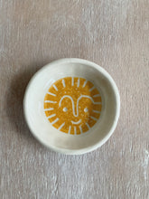 Load image into Gallery viewer, Sunshine trinket dish