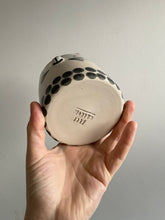 Load image into Gallery viewer, Medium Planter - Cat