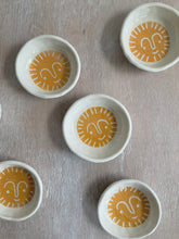 Load image into Gallery viewer, Sunshine trinket dish