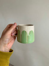 Load image into Gallery viewer, Green Scallops Mug