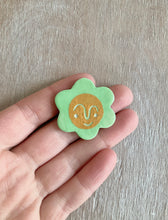 Load image into Gallery viewer, Send a Smile - Green and Yellow flower magnet