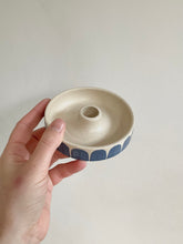 Load image into Gallery viewer, Dark blue scallops candle holder