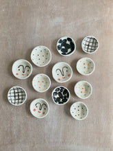 Load image into Gallery viewer, Monochrome dots ring dish
