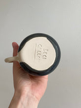 Load image into Gallery viewer, Black scallops mug